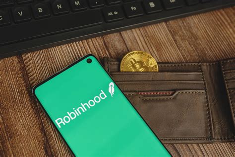 Dec 30, 2021 · Cryptocurrency enthusiasts have been eagerly watching Robinhood (NASDAQ:HOOD) since September 2021, when the popular trading platform announced that it would be launching a crypto wallet feature ... 